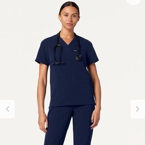 NWT Jaanuu Helia Scrub Top